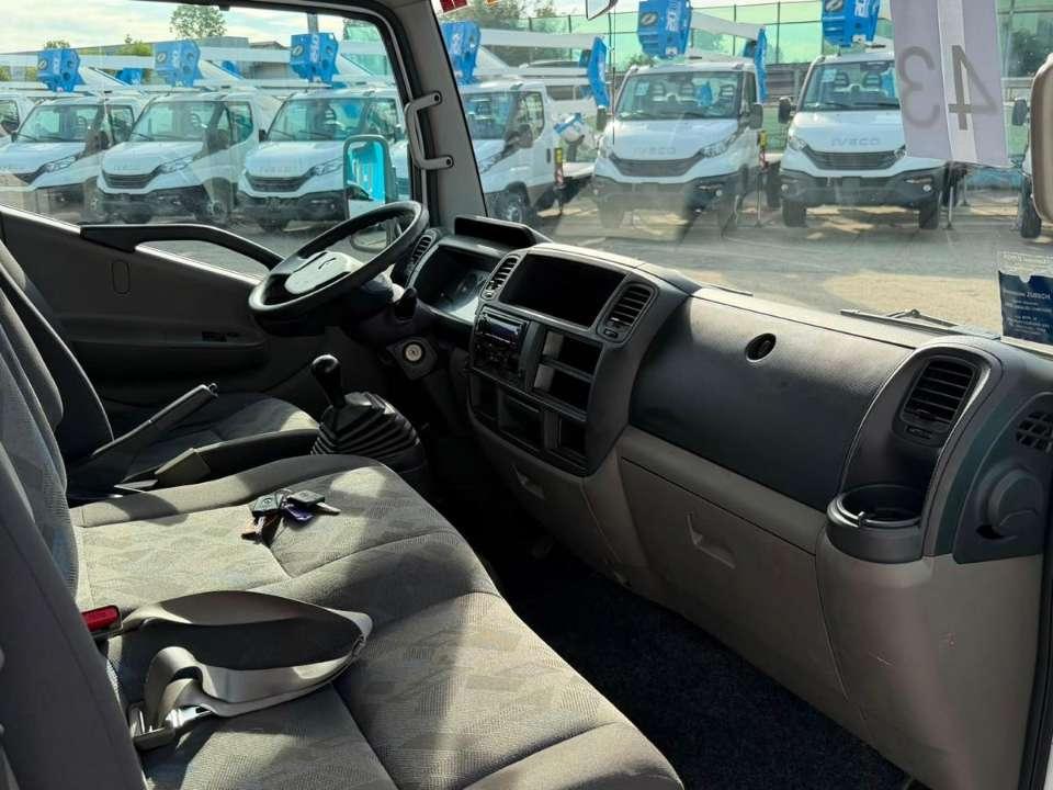 Renault Maxity Photo 9