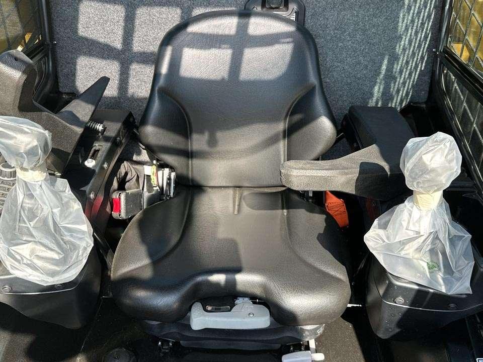 Gehl VT275 Photo 11