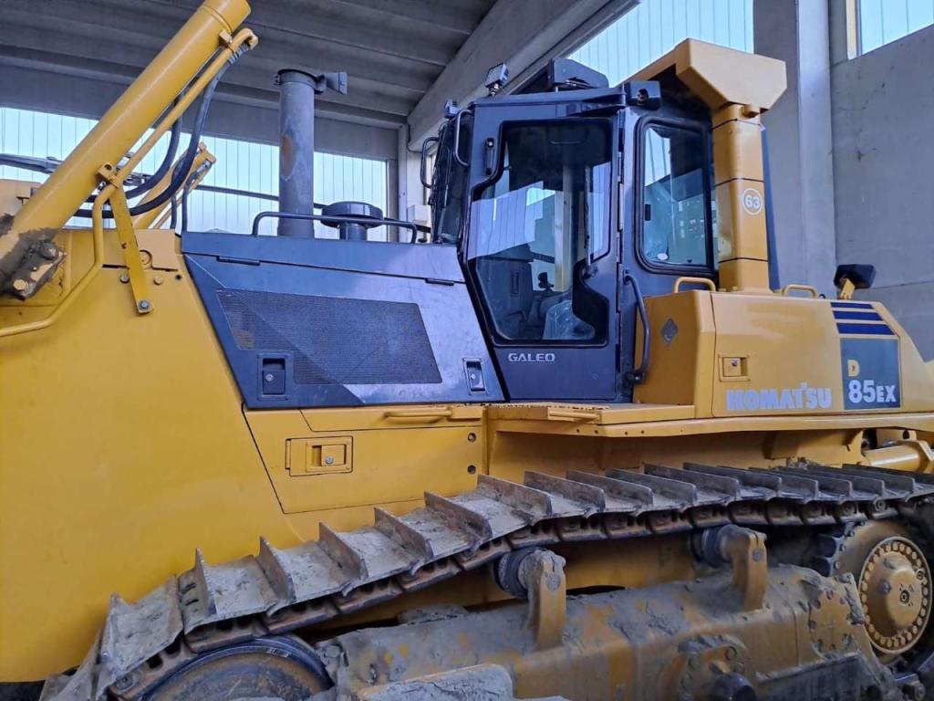 Komatsu D85EX Photo 1
