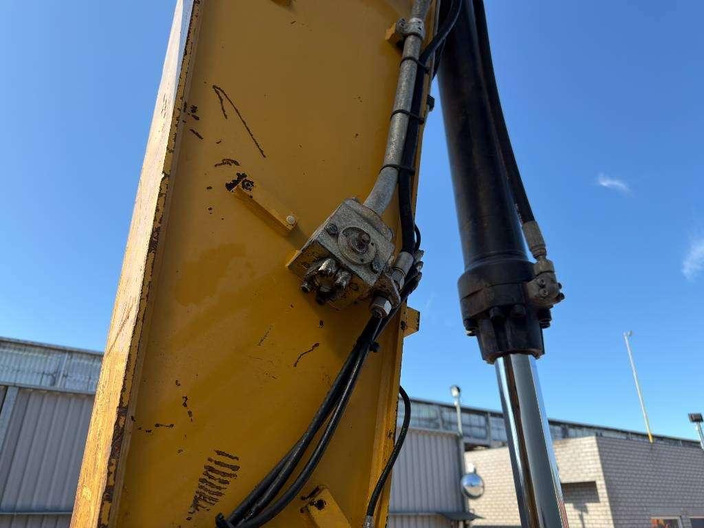 Caterpillar M322D Photo 14