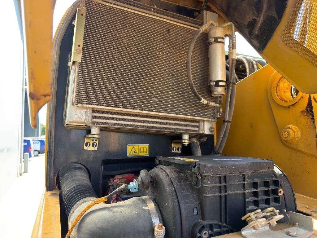 Caterpillar M322D Photo 26