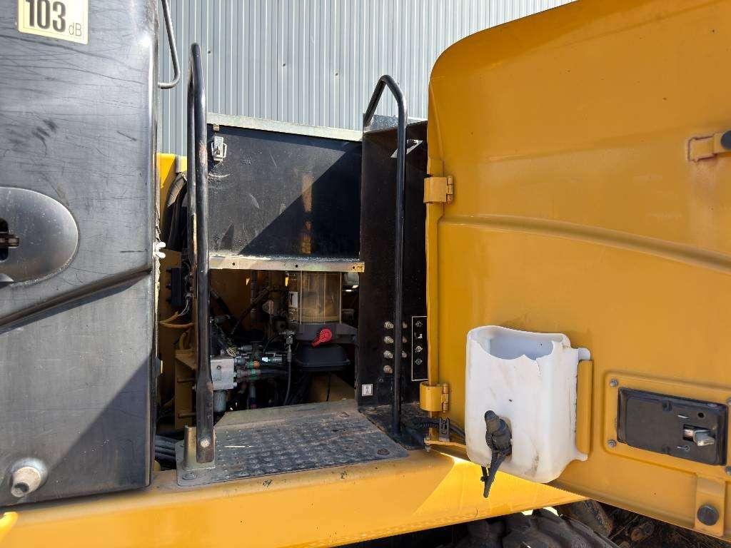 Caterpillar M322D Photo 27
