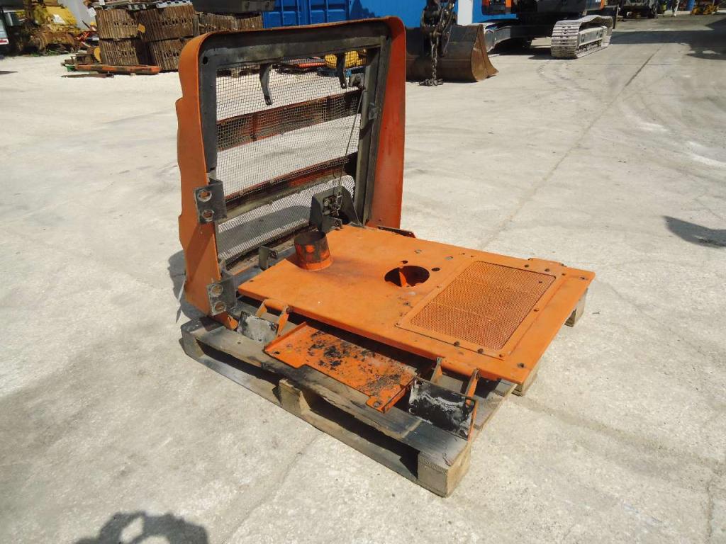 Hood and body panel for Fiat Kobelco W190 Photo 2