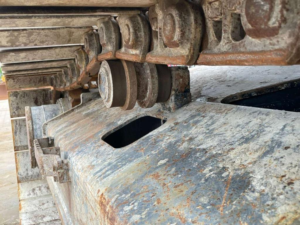 Hitachi ZX300-6 Photo 15