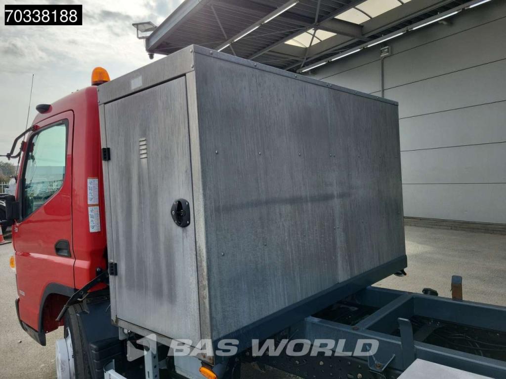 Mitsubishi 7C18 4X2 Photo 14