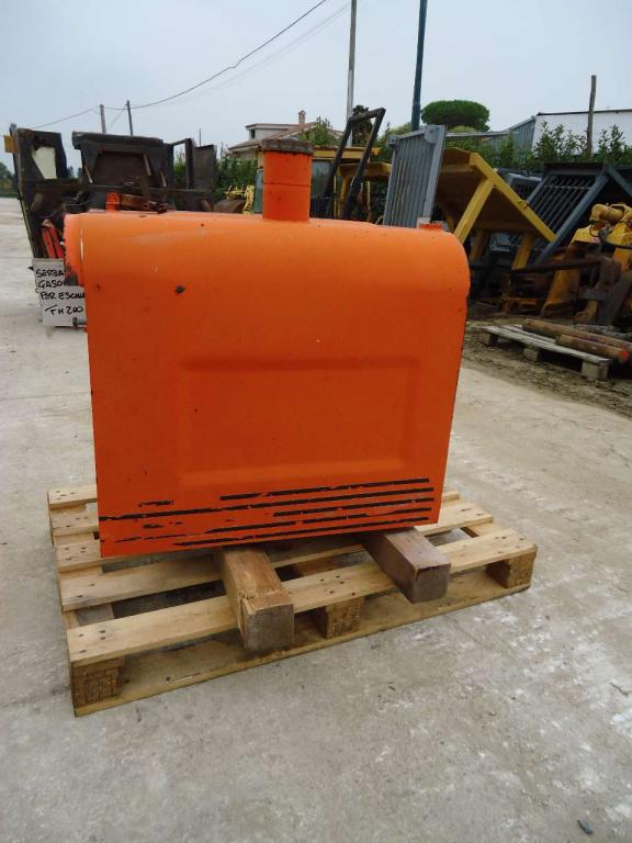 Diesel tank for Fiat Hitachi FH200 Photo 2