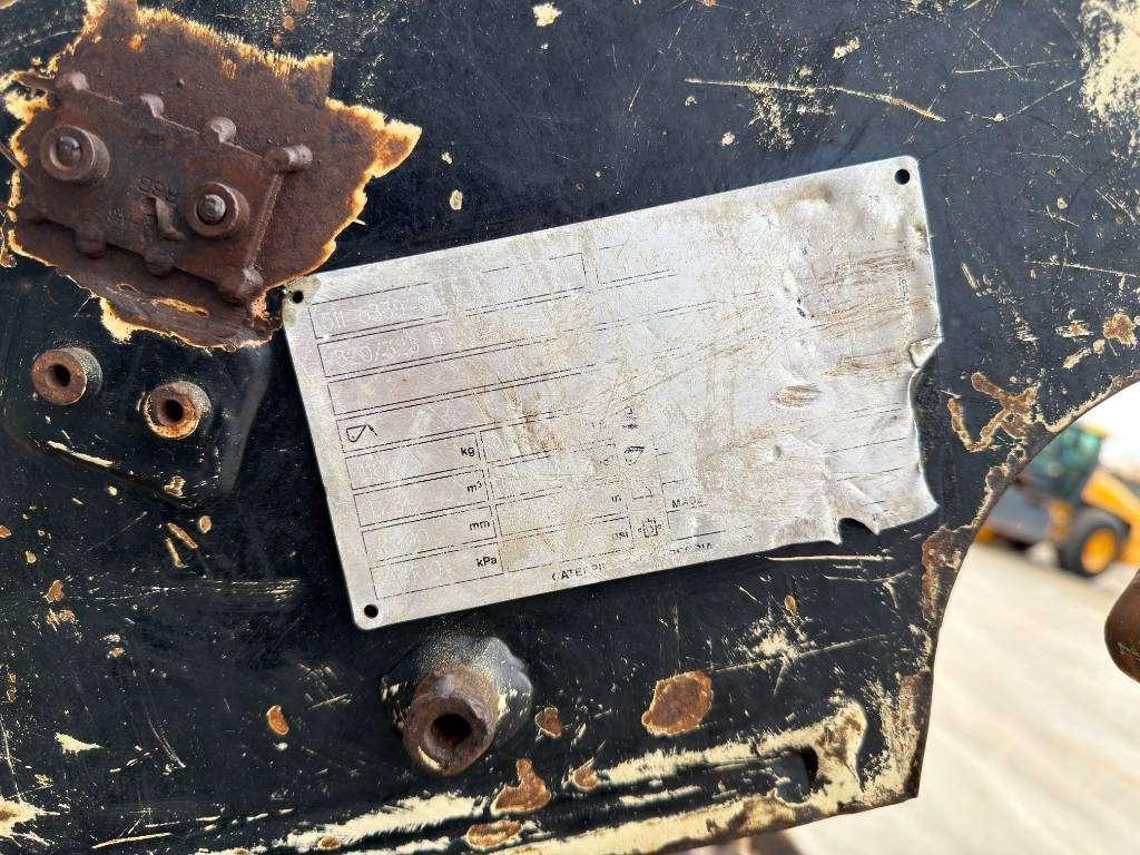 Caterpillar CW40 Photo 16