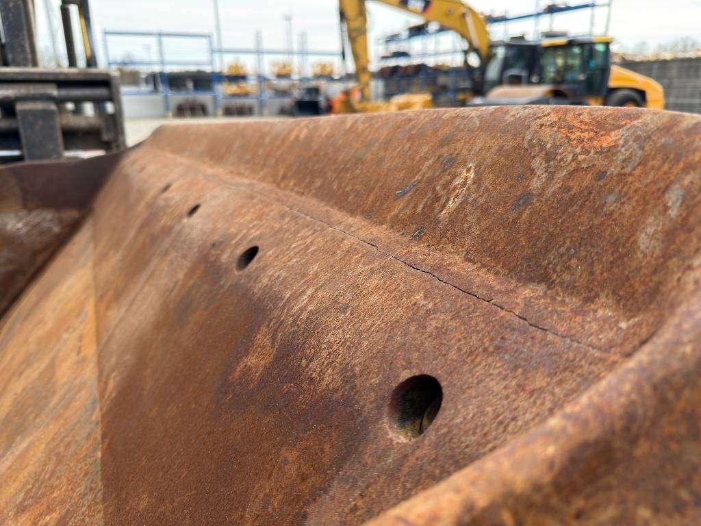 Caterpillar CW40 Photo 23