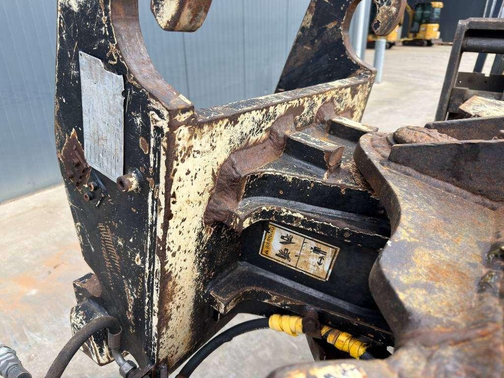 Caterpillar CW40 Photo 24