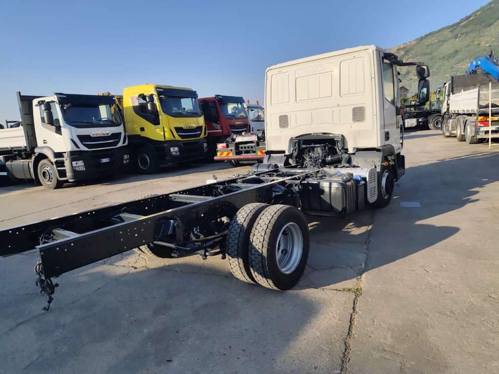 Iveco EUROCARGO 100E18 Photo 25
