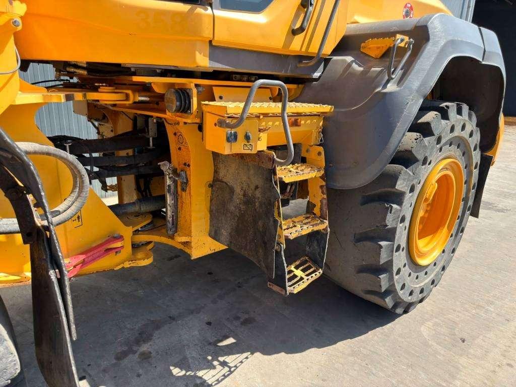 Volvo L110H Photo 16