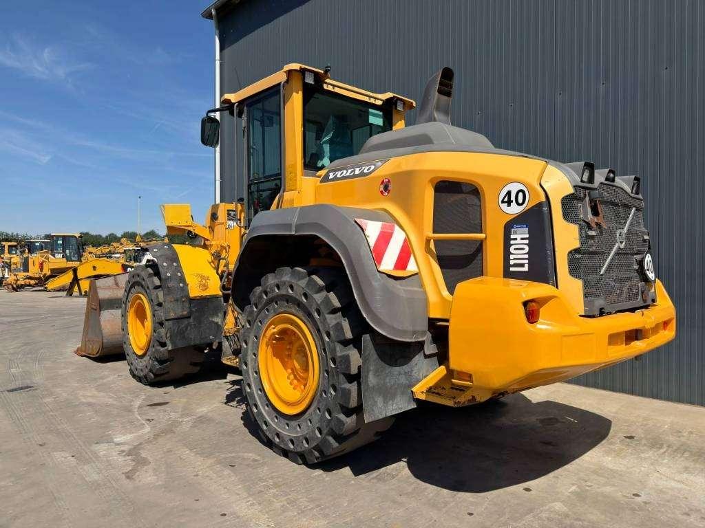 Volvo L110H Photo 2