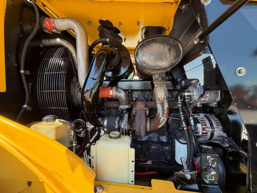 New Holland W170B Photo 9
