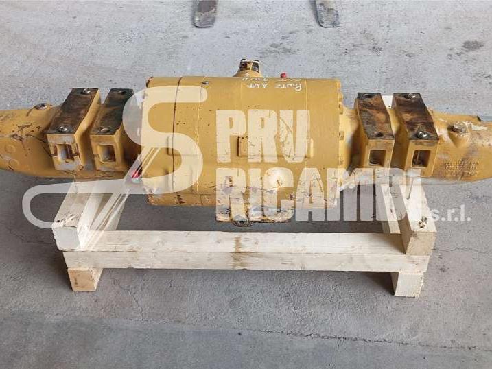 Caterpillar Front axle for Caterpillar 930 H Photo 2