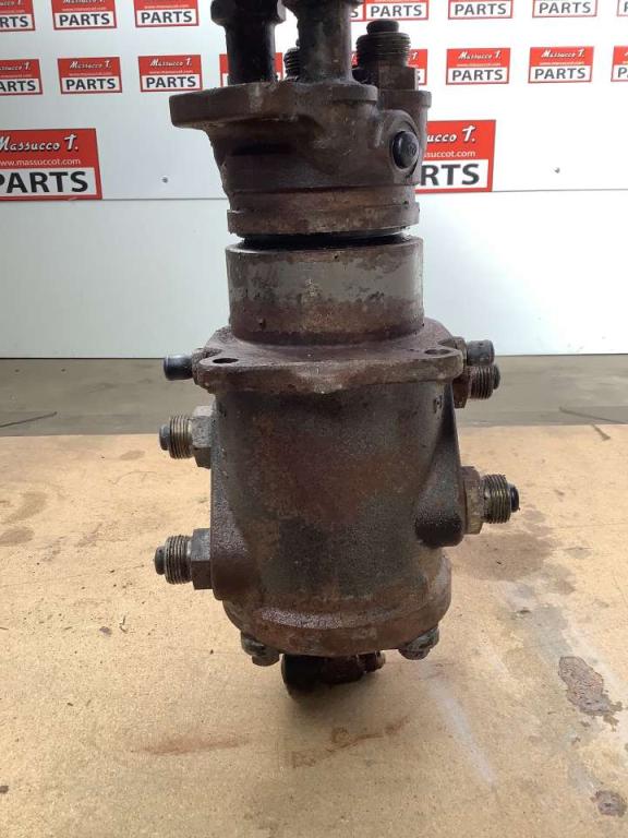 Rotating joint for Hitachi ZX160LC Photo 3