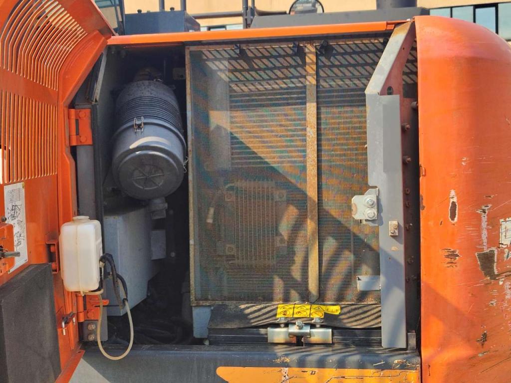 Hitachi ZX 130-6 Photo 10
