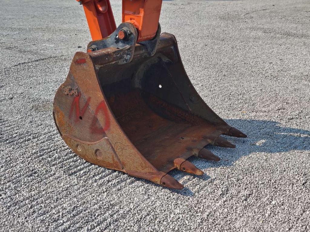 Hitachi ZX 130-6 Photo 22