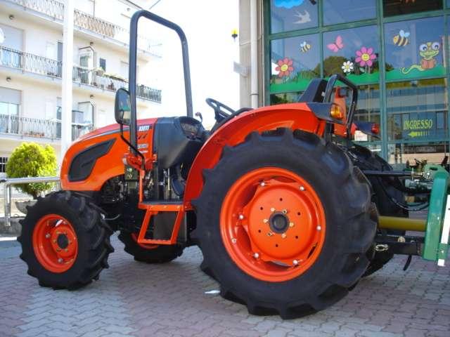 Kioti DK 5510 DT TURBO CON INVERSORE IDRAULICO Photo 4