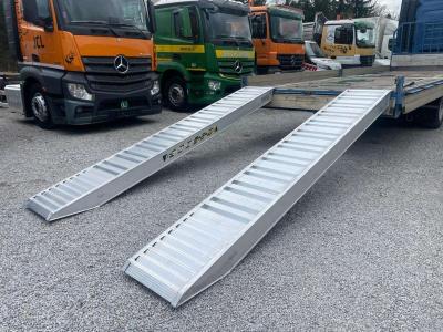 Coppia di rampe in alluminio Lunghezza 4.500 mm - Portata 8.950 kg sold by Progetto Rampe