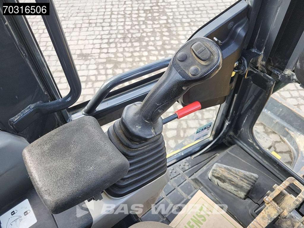 Komatsu PC55 MR-5EO Photo 28