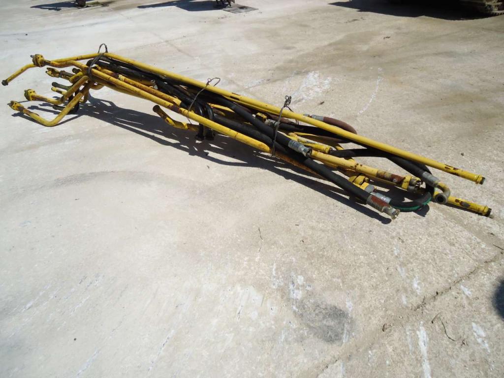 Hydraulic hose for New Holland E385B Photo 3