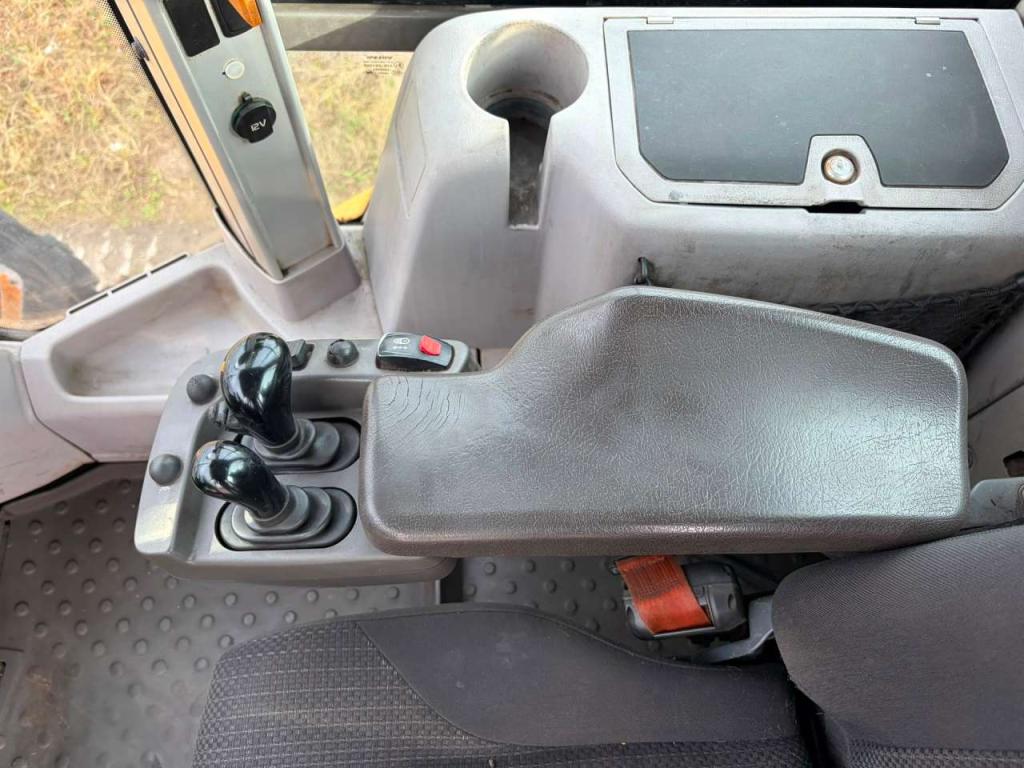 Volvo L150H Photo 20