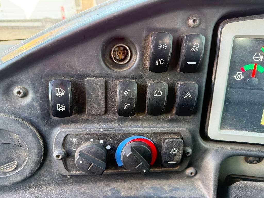 Caterpillar 745C - Dutch Machine / Auto Greasing Photo 10