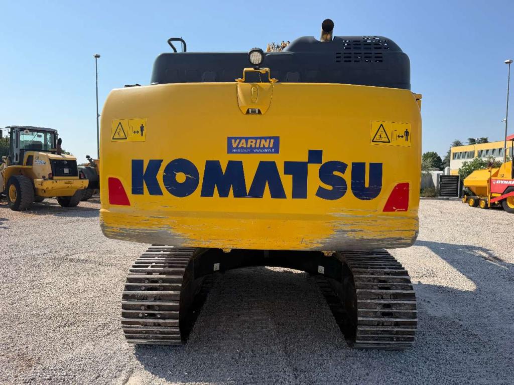 Komatsu PC210-11E0 Photo 2