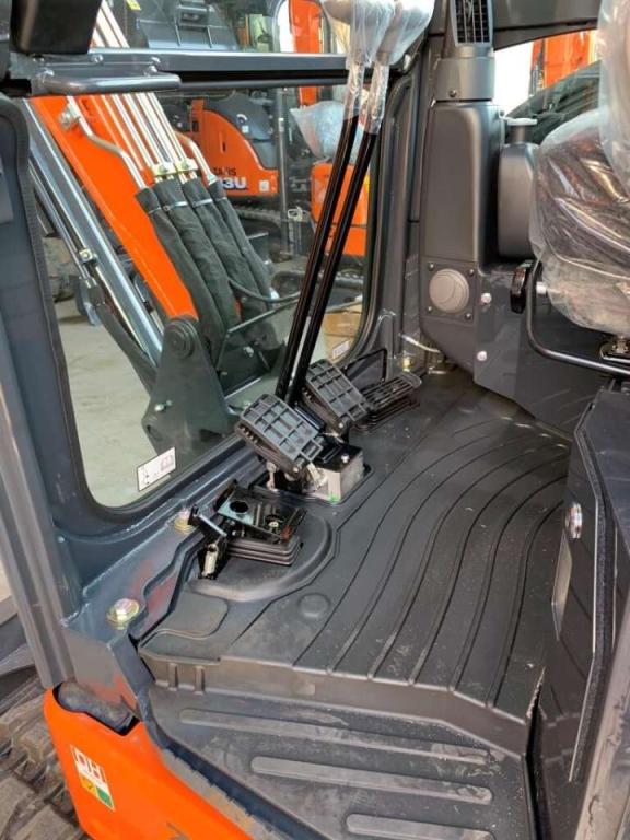 Hitachi ZX26U-6 CR Photo 7