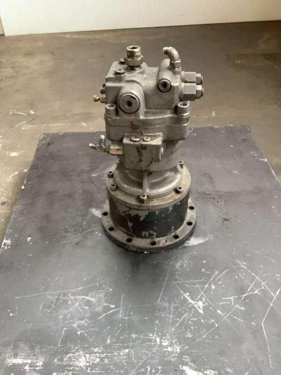 Swing motor for Hitachi ZX 135-5 Photo 2