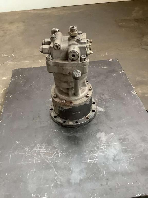 Swing motor for Hitachi ZX 135-5 Photo 4