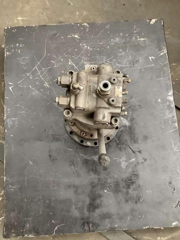 Swing motor for Hitachi ZX 135-5 Photo 5