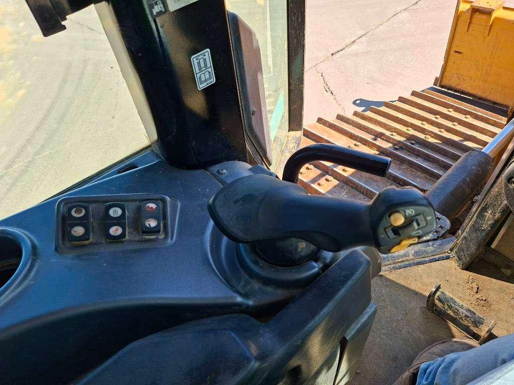 Caterpillar D 6 N LGP Photo 10