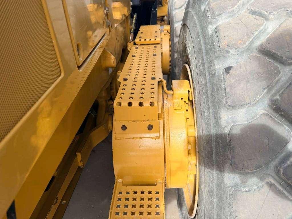 Caterpillar 140M2 Photo 11