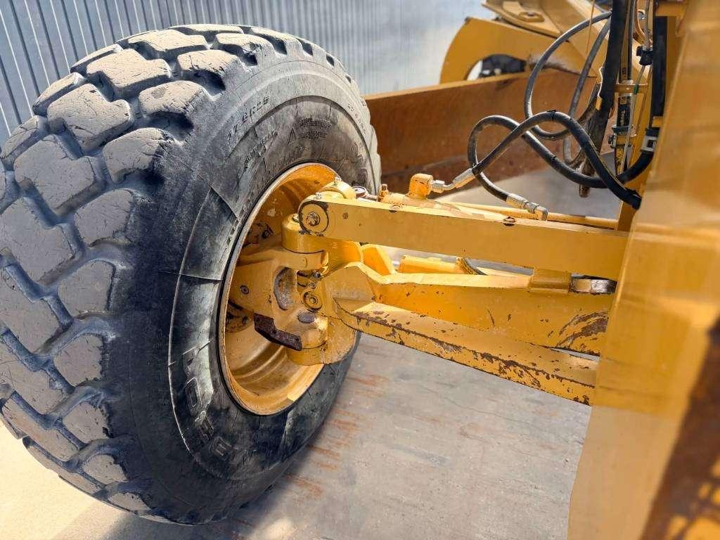 Caterpillar 140M2 Photo 30