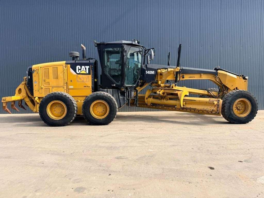 Caterpillar 140M2 Photo 6