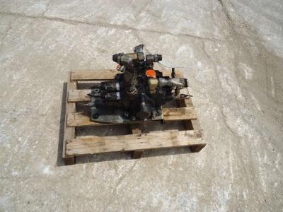Hydraulic distributor for Fiat Hitachi W130 sold by OLM 90 Srl