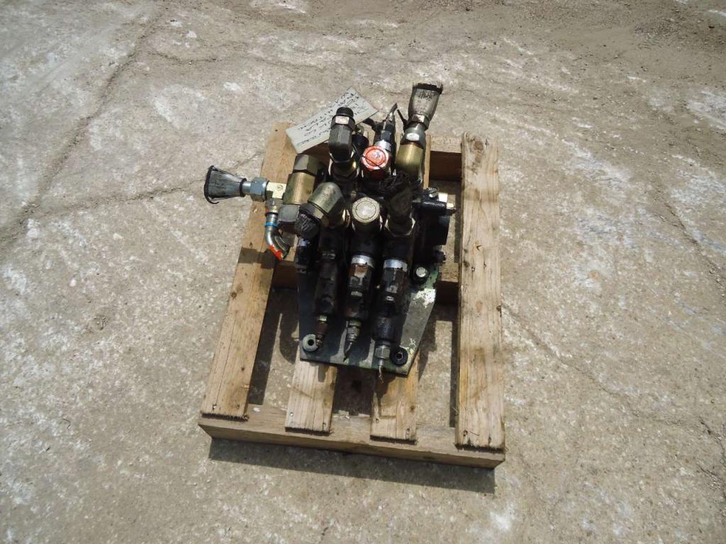 Hydraulic distributor for Fiat Hitachi W130 Photo 4