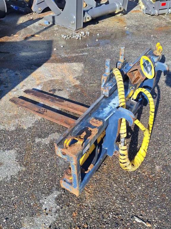 Drivex pallet forks for L35-L70 Photo 3