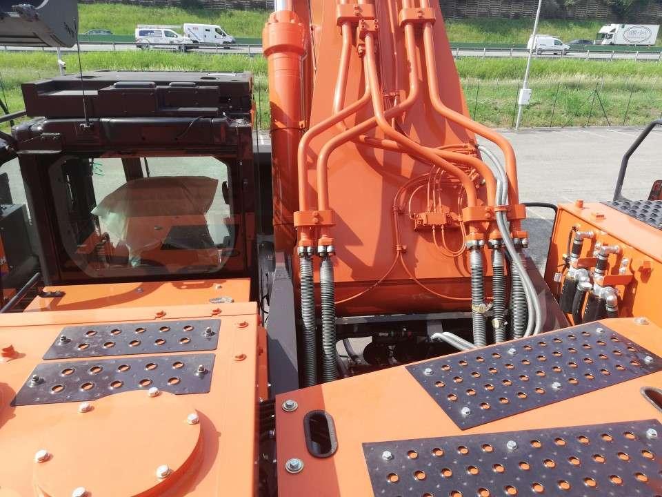 Hitachi ZX890LCH-7 Photo 10