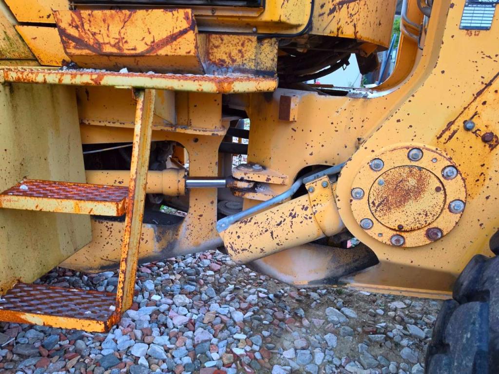 Volvo L120 Photo 6