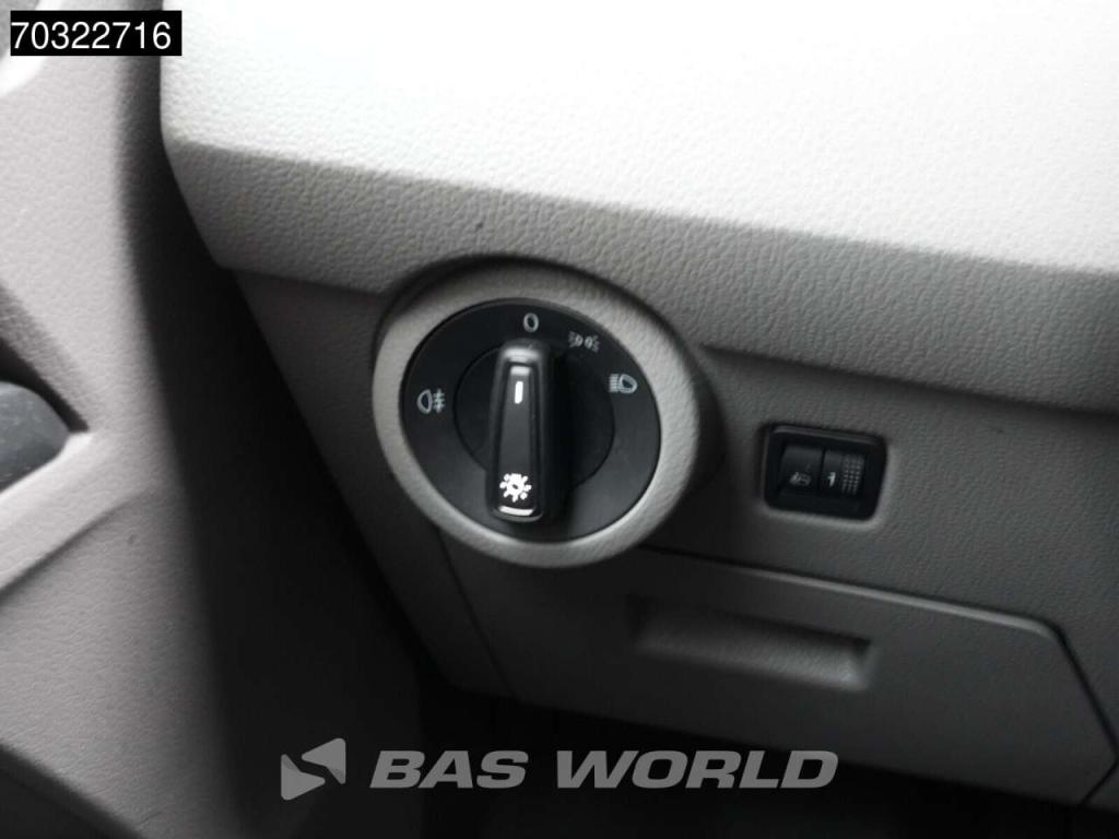 Volkswagen Transporter 110pk L2H1 Airco Parkeersensoren Euro6 L2 Airco Photo 22
