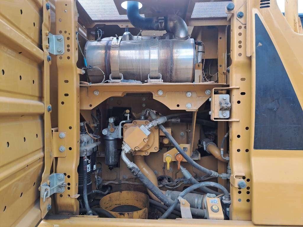 Caterpillar 320 Photo 15