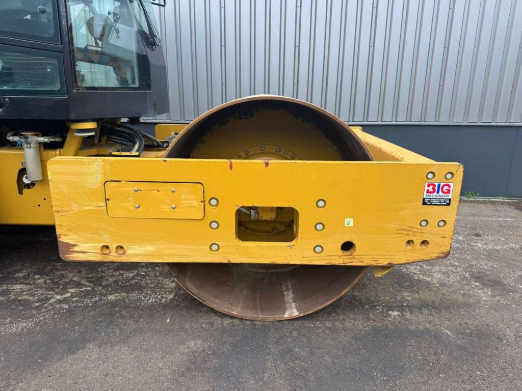 Caterpillar CS64B Photo 10
