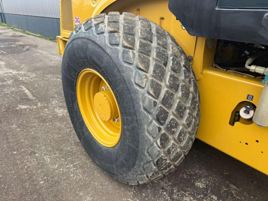 Caterpillar CS64B Photo 18