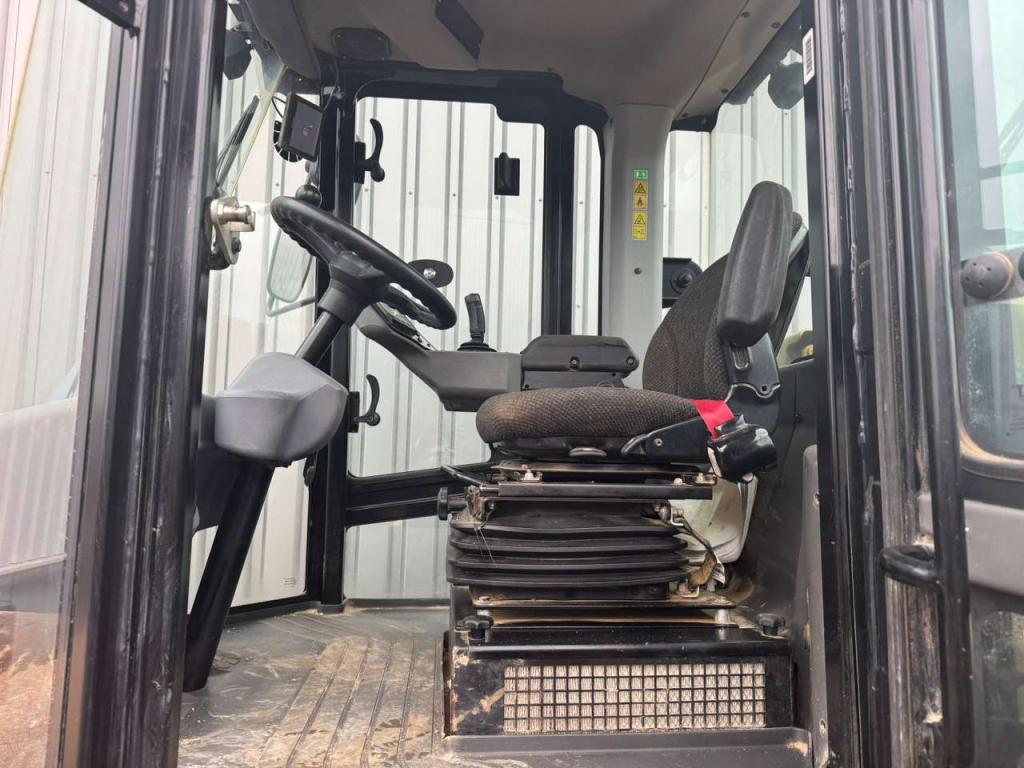 Caterpillar CS64B Photo 20
