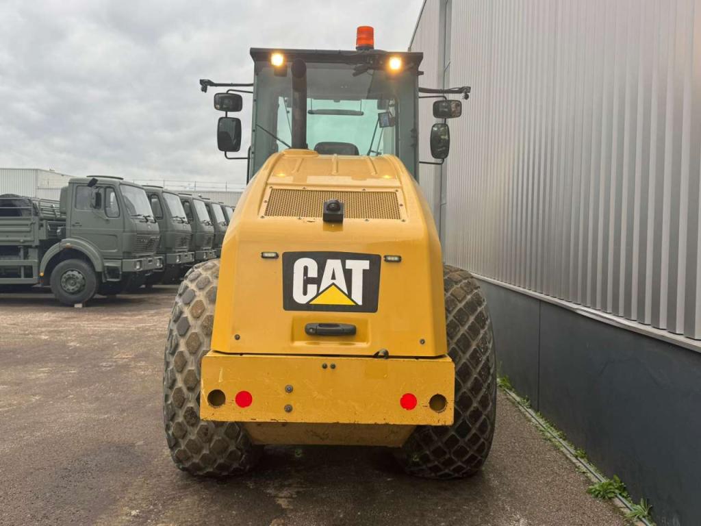Caterpillar CS64B Photo 4