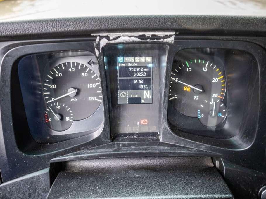 Mercedes-Benz AROCS 1846 LS (No Actros) Photo 9