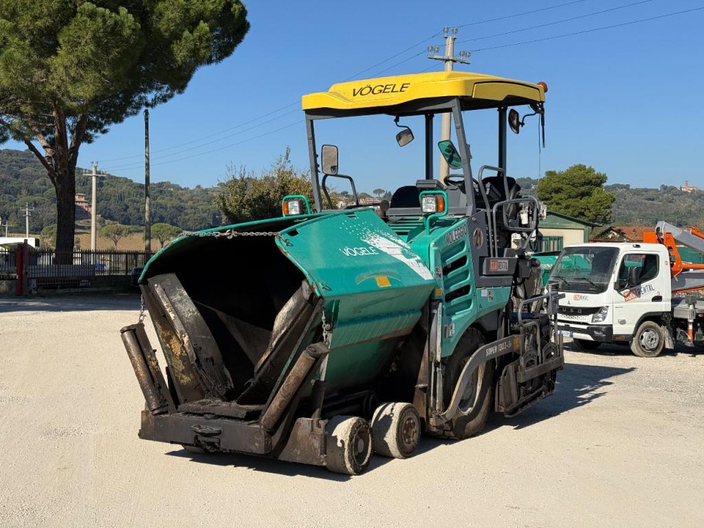 Vogele Super 1303-3 - Wheel asphalt paver for sale in Perugia by