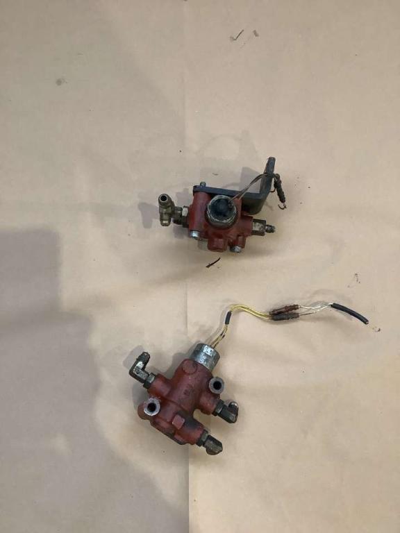 Valve for Fiat Hitachi EX 235 Photo 1